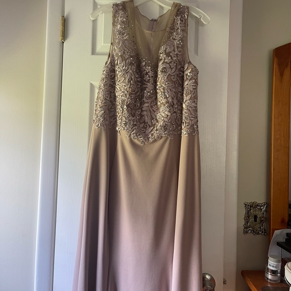 GORGEOUS lilac/silver David’s Bridal gown. NWT size 16